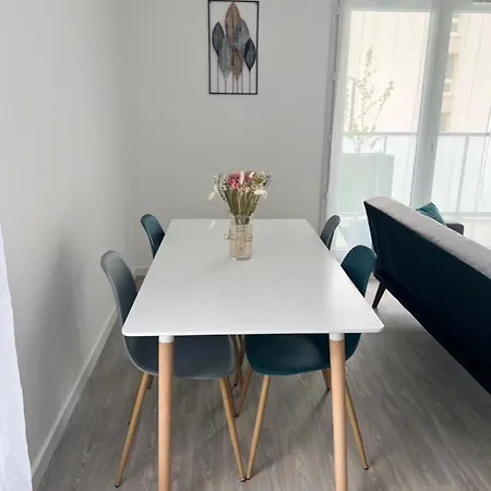 Spacieux A 2 Chambres, Acces Facile Aeroport Cdg Et Paris * Villiers-le-Bel